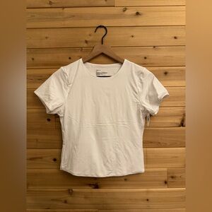 NWT GAP Body Medium White Second Skin Short Sleeve Crop T Shirt Stretchy